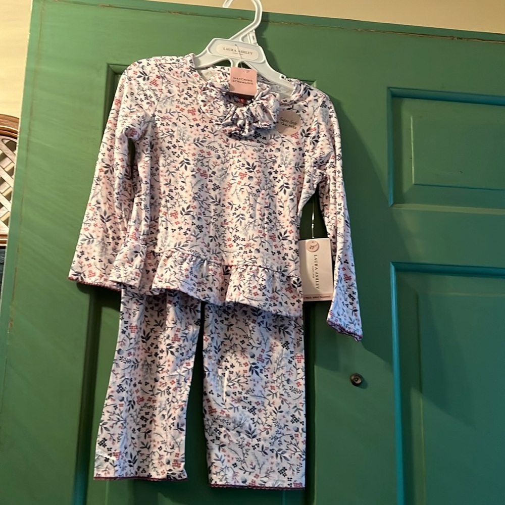 Lara Ashley 2 piece pajama set ( long pants and shirt) NWT 2T